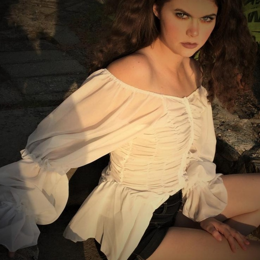 White feminine blouse w timeless romantic style